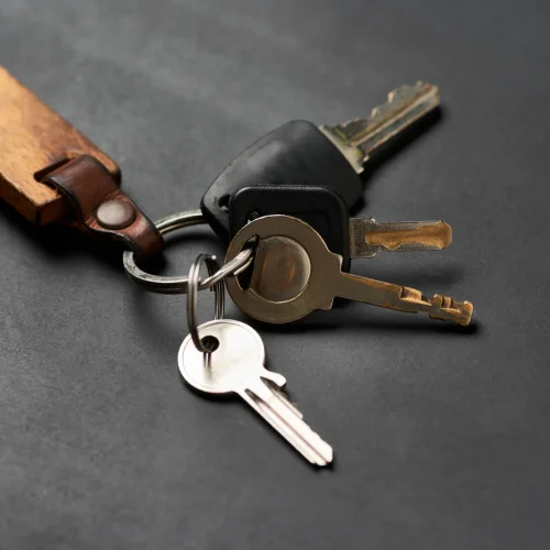 the-bunch-of-keys-on-the-black-floor-2026-01-09-01-06-39-utc 2
